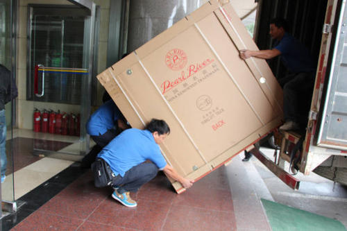 万荣钢琴贵重工艺品无忧运
